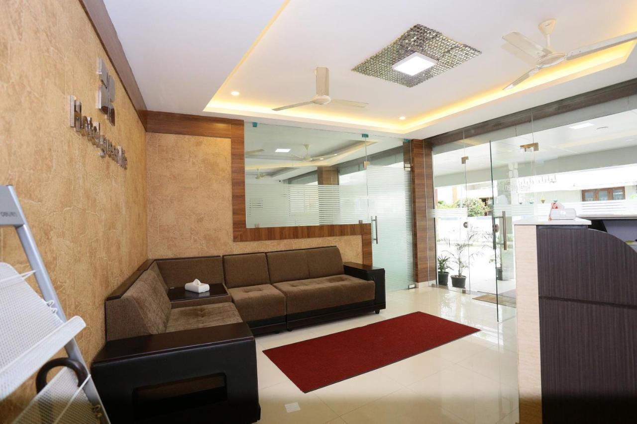 Capital O 61059 Green Life Hotel Kochi Eksteriør billede